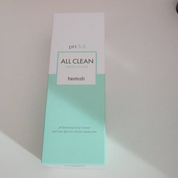 New Heimish All Clean Green Foam pH Balancing Facial Cleanser - Picture 4 of 13